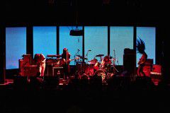 被写体はBO NINGEN! 鳥居洋介、初の写真集『BO』を出版。記念の写真展