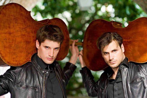 2CELLOS celloverseUS写真