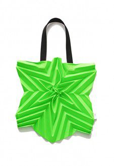 限定色_STAR PLEATS BAG_NEON GREEN