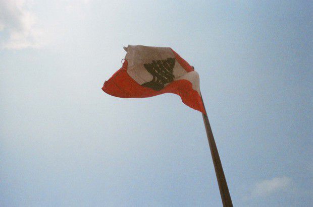 NeoL_BeiruitYouth_lebaneseseflag | Photography : Gogy Esparza