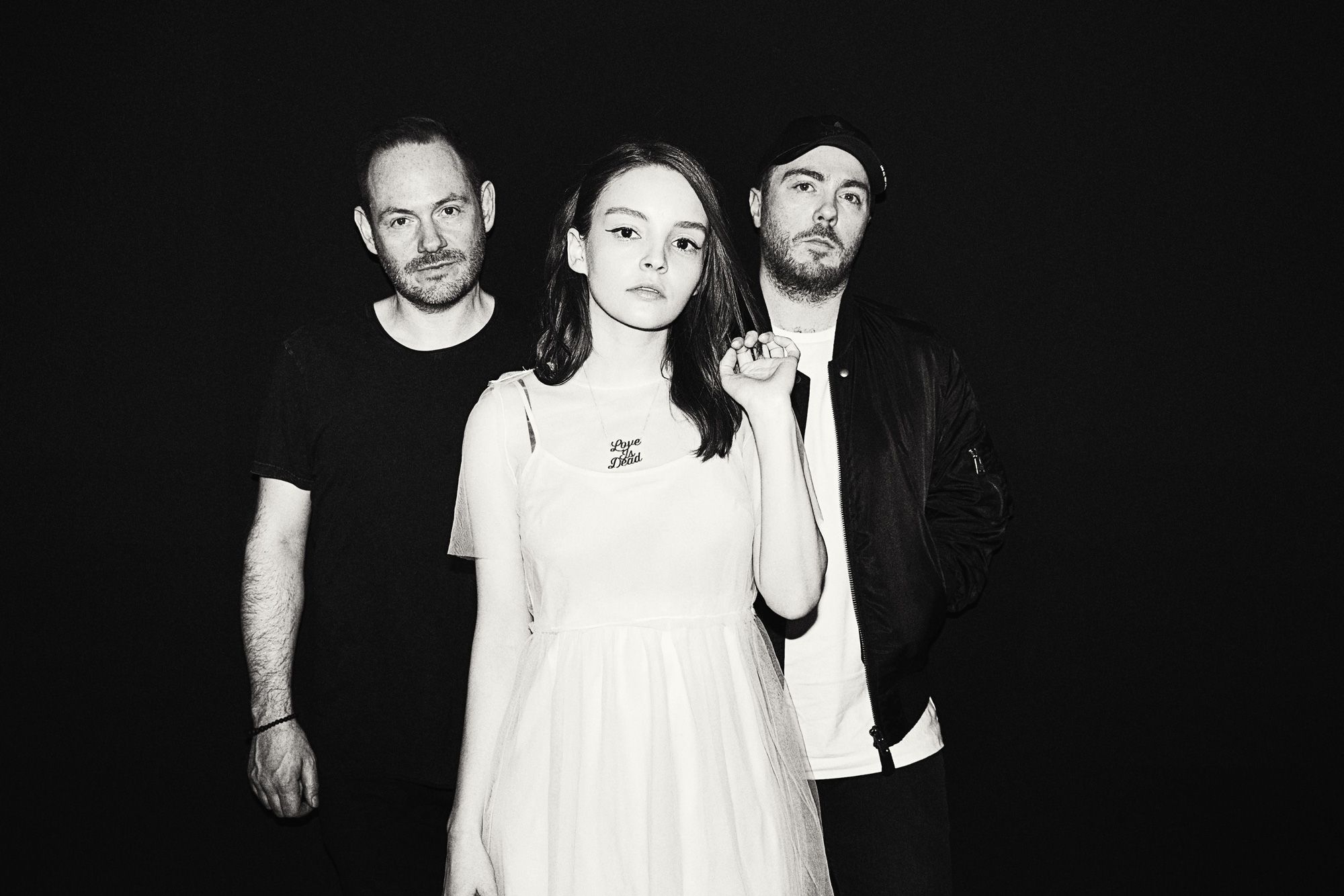 Interview With Chvrches About Love Is Dead Neol Jp Neol Jp