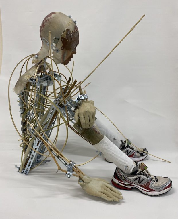 独自の着眼点で構成されたパラレルワールドを提示。磯村暖個展「カ