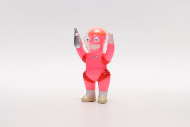 NIKEから日本発祥のおもちゃソフビをモチーフにしたTERMINATORと